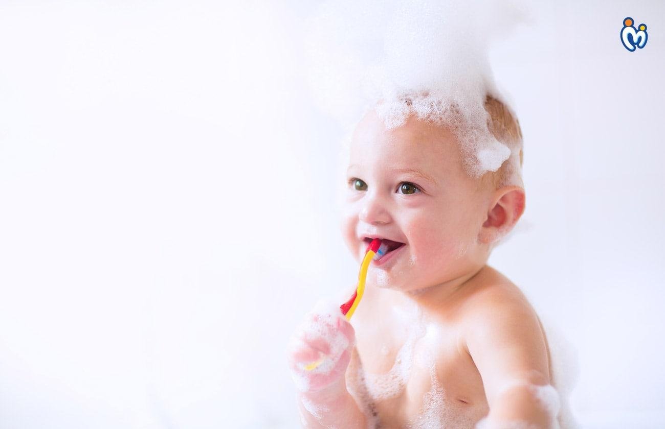 brushing child teeth